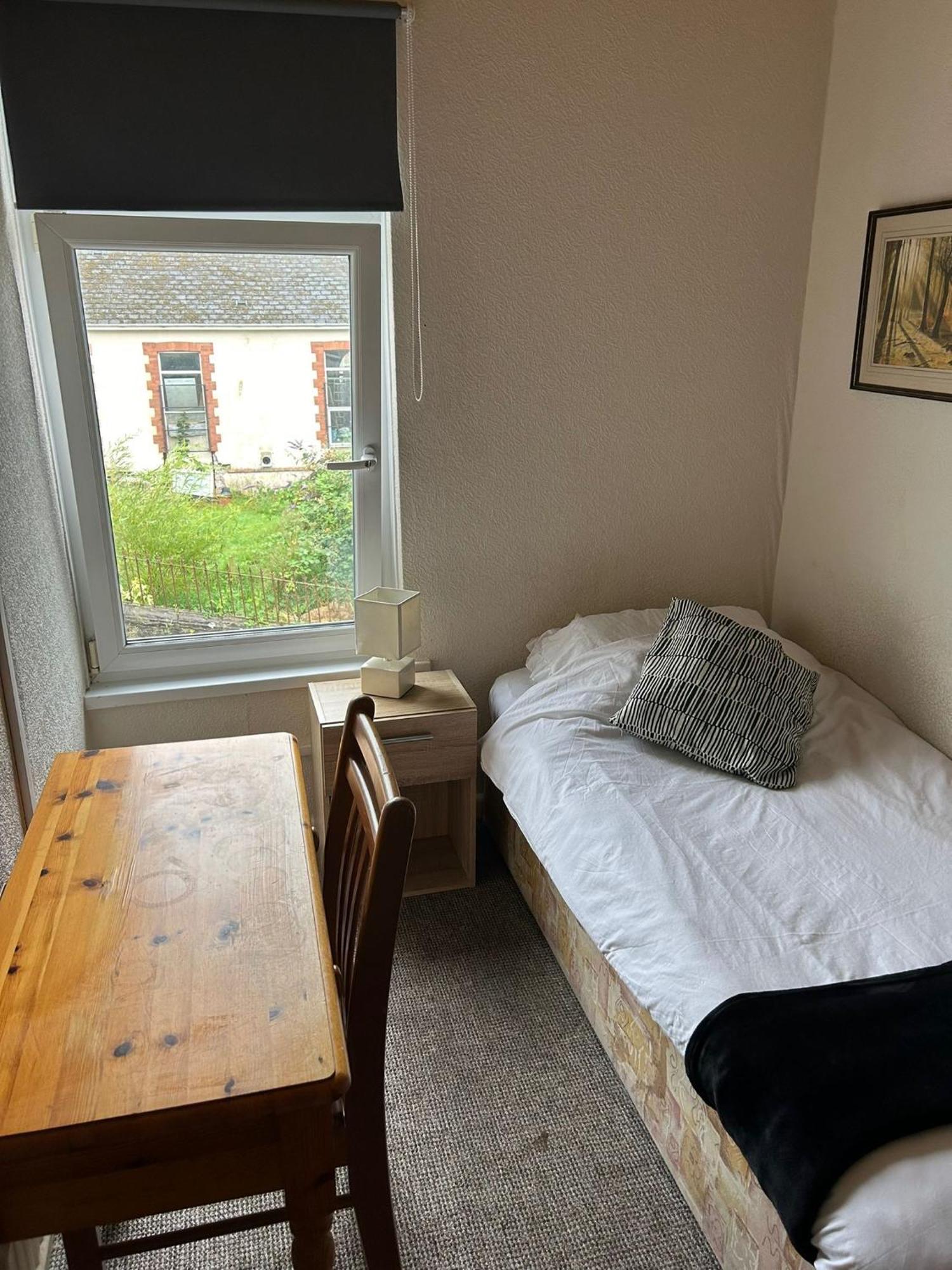 Hill Breeze House Hotel Merthyr Tydfil Buitenkant foto