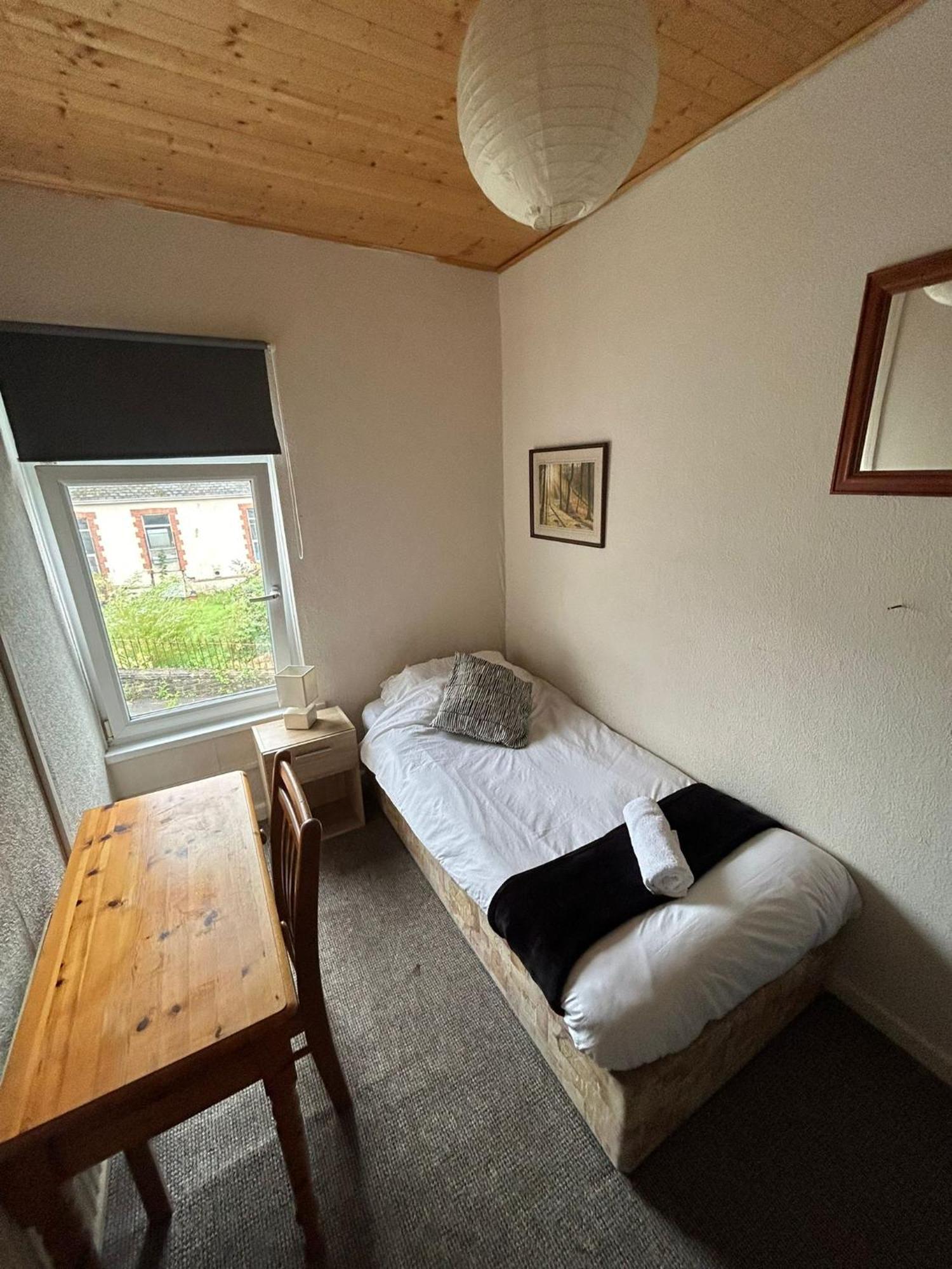 Hill Breeze House Hotel Merthyr Tydfil Buitenkant foto