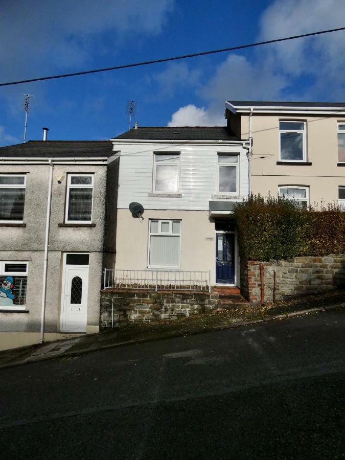 Hill Breeze House Hotel Merthyr Tydfil Buitenkant foto